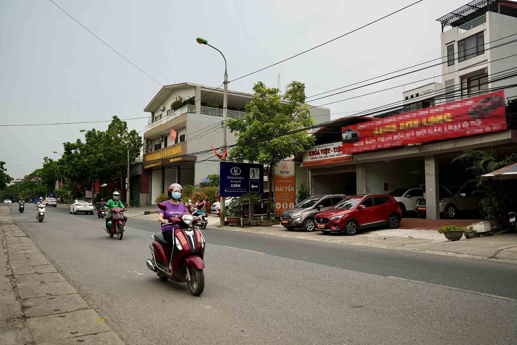 Hanoi is expected to reclaim 16,000 square meters of land to expand National Highway 3. Photo: Huu Chanh