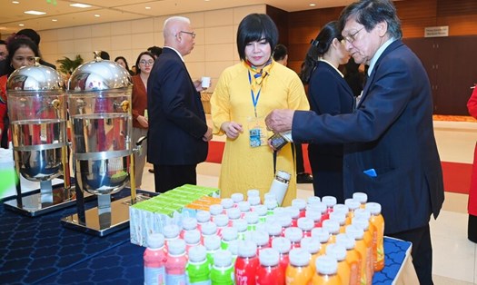 Các sản phẩm xanh, bền vững của TH true MILK đồng hành cùng Hội nghị người Việt Nam ở nước ngoài.