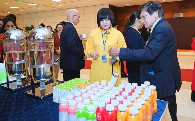 Các sản phẩm xanh, bền vững của TH true MILK đồng hành cùng Hội nghị người Việt Nam ở nước ngoài.