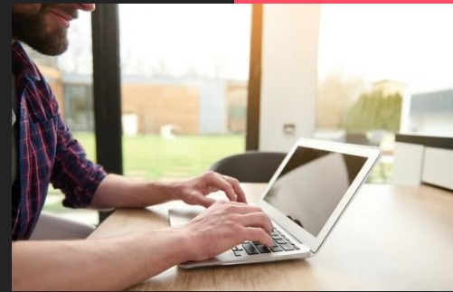 Nhân viên tại Australia có quyền không trả lời email, điện thoại sau giờ làm việc mà không lo bị phạt. Ảnh: Chụp màn hình