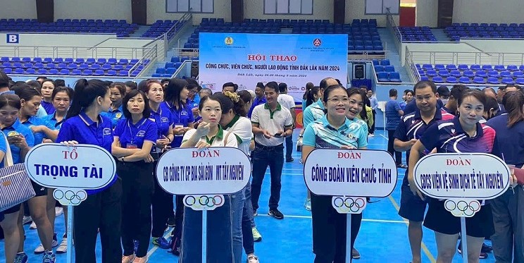 Some teams returned to participate in the sports festival. Photo: Bao Trung