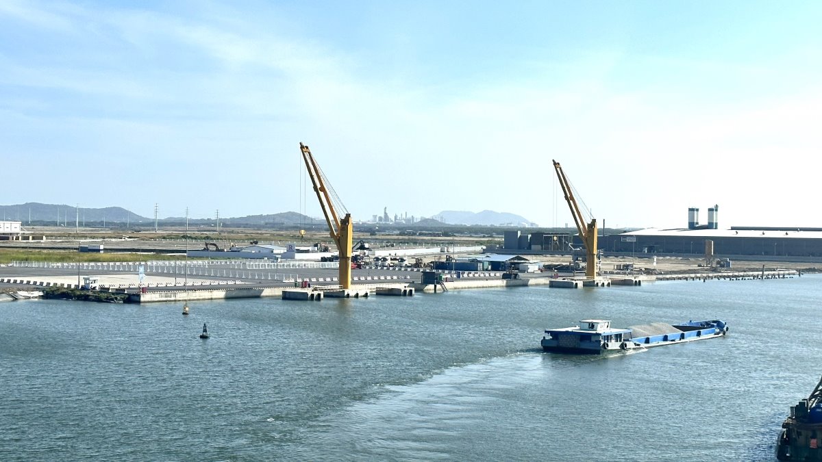 Cảng cạn Phú Mỹ đưa vào hoạt động nhằm phát triển hệ sinh thái dịch vụ hậu cần khu vực cảng Cái Mép - Thị Vải. Ảnh: Thành An