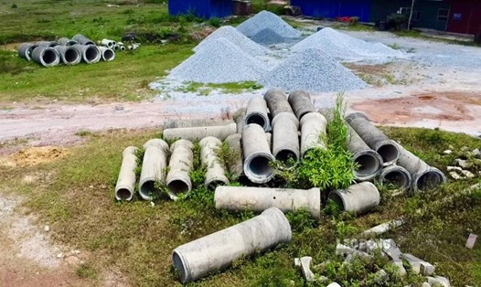 Dự án Cụm công nghiệp Bá Xuyên (TP Sông Công, Thái Nguyên) lâm cảnh hoang tàn, cỏ dại mọc um tùm. Ảnh: Việt Bắc.