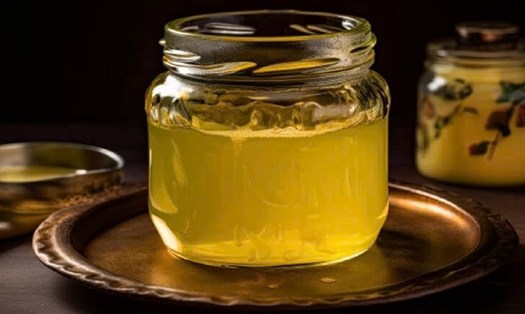 Cách kiểm tra độ tinh khiết của bơ ghee. Nguồn ảnh: Freepik