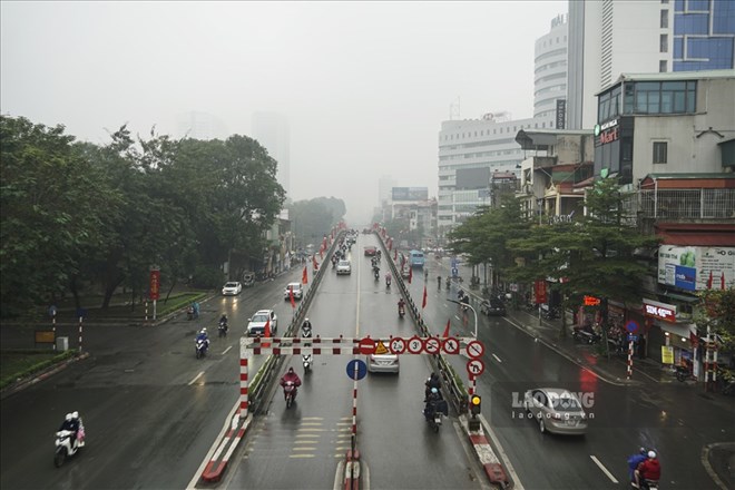 Tourists need to be careful of sudden rains. Photo: Hoang Vu