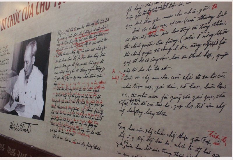 Bút tích của Bác Hồ qua bản Di chúc. Ảnh: Bộ VHTTDL