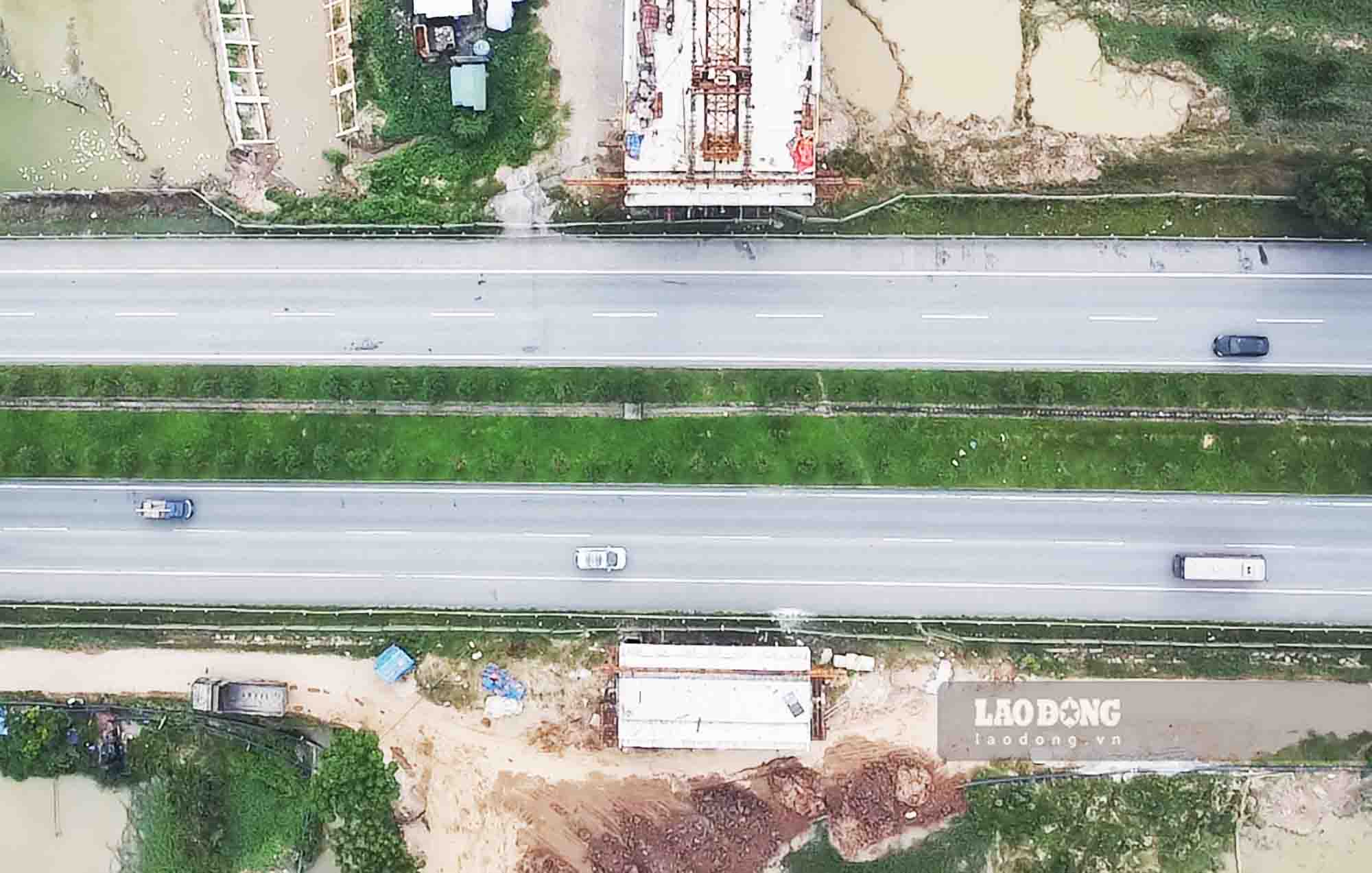 The main span over the highway is awaiting the installation of large aperture beams.