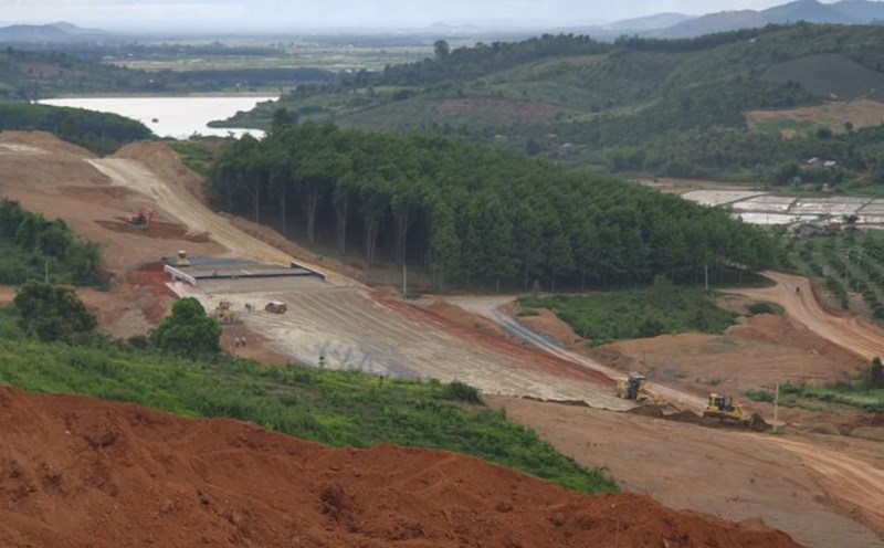 Đại công trường cao tốc Khánh Hòa - Buôn Ma Thuột nhìn từ trên cao. Ảnh: Bảo Trung