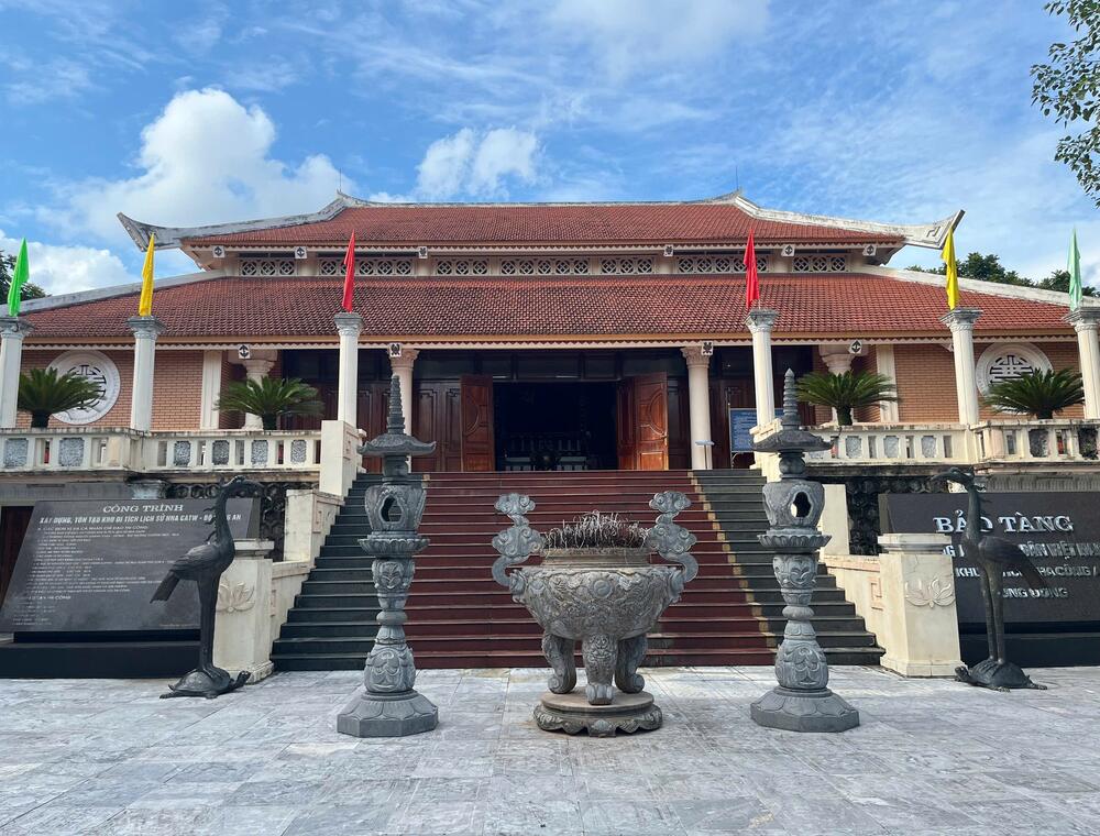 Tuyen Quang is a city with many tourist attractions and famous relics with profound historical and cultural value. Among them, the People's Public Security Historical Relic Area, also known as the Central Public Security Bureau, is one of the prominent destinations that tourists should visit.