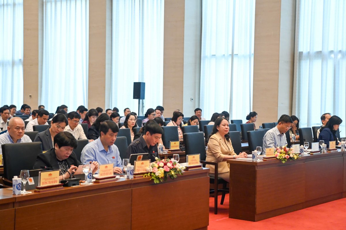 Delegates attended the conference on the morning of August 27. Photo: Pham Dong