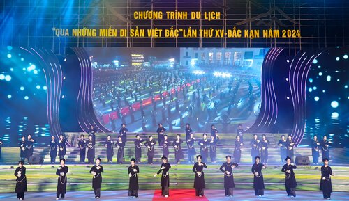 Đêm khai mạc chương trình "Du lịch qua những miền di sản". Ảnh: BTC
