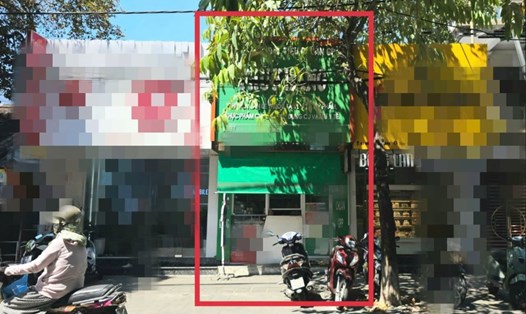 Nhà thuốc Phú Khang (địa chỉ tại số 97 Đinh Tiên Hoàng, TP Huế) bị xử phạt 15 triệu đồng vì bán thuốc giả. Ảnh: Phúc Đạt.