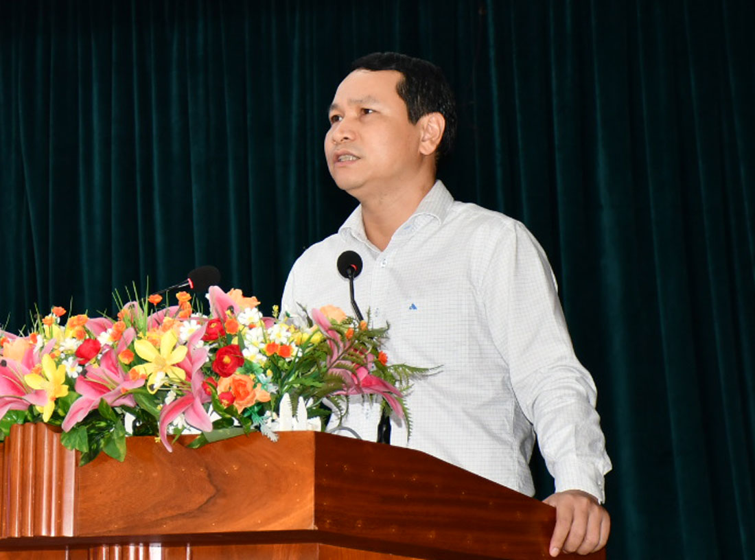 Chairman of Binh Dinh Provincial Labor Confederation Ha Duy Trung opened the training class. Photo: Xuan Nhan.