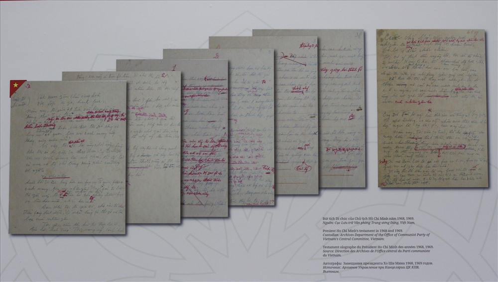 Hình ảnh bút tích Bản Di chúc của Chủ tịch Hồ Chí Minh. Ảnh T.Vương
