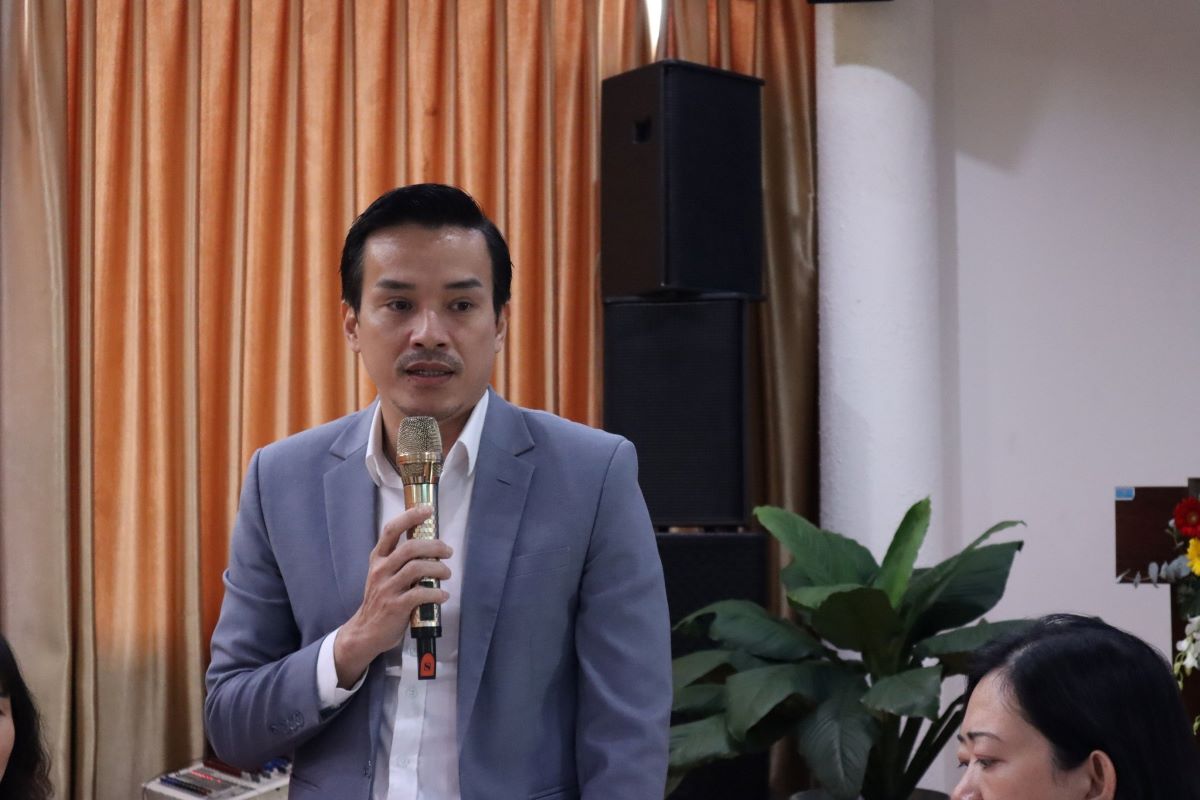 Ông Nguyễn Nam Nhân - Phó Giám đốc Sở Văn hóa - Thể thao TPHCM chia sẻ những kiến nghị lên Ban giám đốc Sở để lãnh đạo đưa ra quyết định về vụ lùm xùm ở giải karate. Ảnh: FBNV