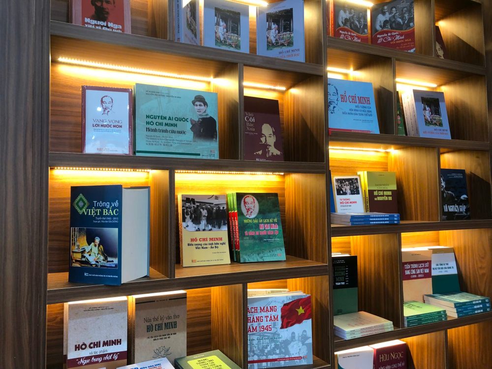 Thư viện sách có hàng nghìn đầu sách nhiều thể loại. Ảnh: Ban tổ chức