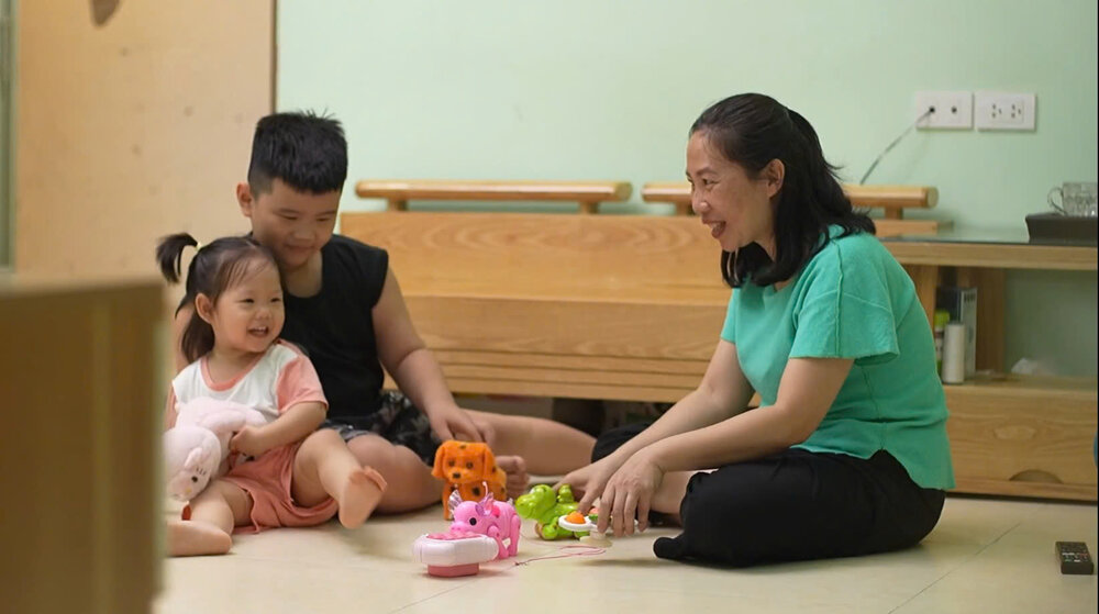 Ms. Nguyen Thi Kieu Vy's family in Kien Hung Ward, Ha Dong District, Hanoi was happy to receive a preferential loan of 600 million VND from the Social Policy Bank to buy a social house. Photo: Social Policy Bank