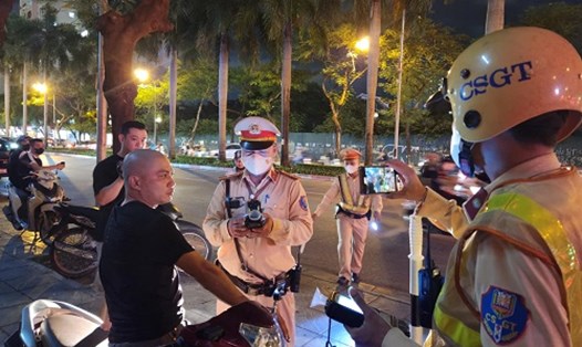 Công an TP. Hà Nội tăng cường xử lý nghiêm các vi phạm trật tự an toàn giao thông. Ảnh: Minh Hạnh