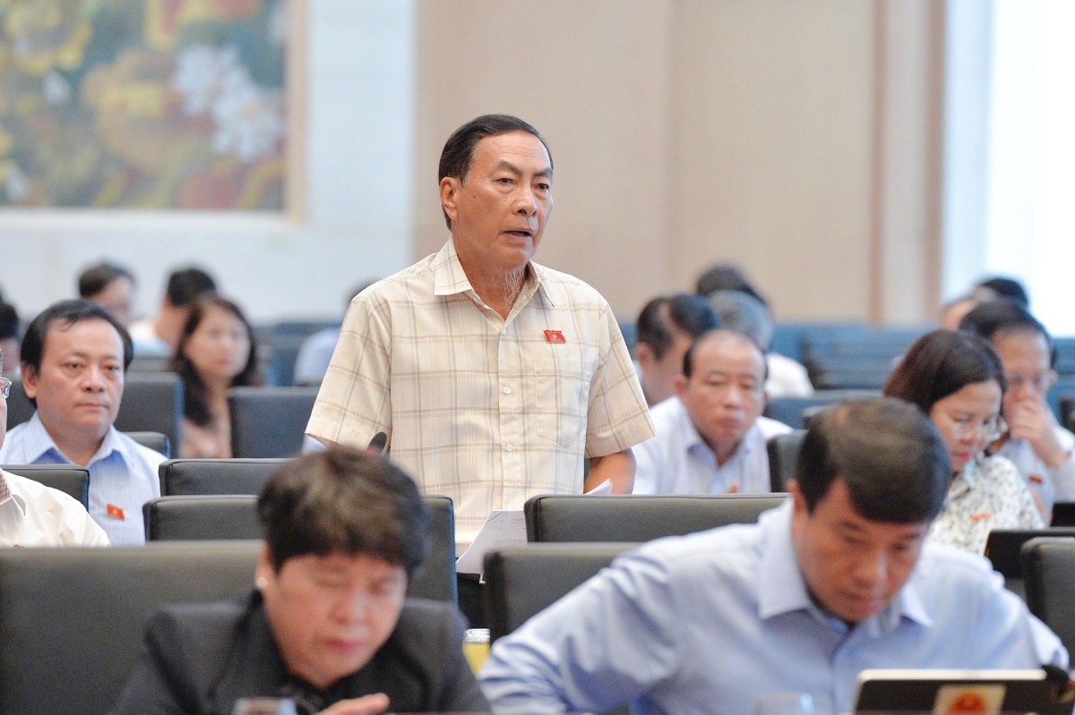 ĐBQH Phạm Văn Hòa cho rằng xây dựng một trại giam riêng cho người chưa thành niên chấp hành án phạt tù là không cần thiết và tốn kém. Ảnh: Hồ Long