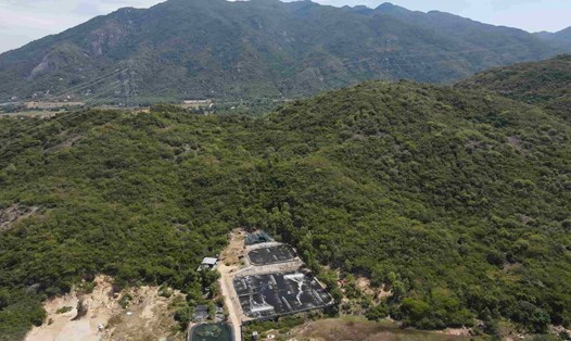 Trang trại nuôi trồng thủy sản Chính Mỹ xây dựng trên đất rừng sản xuất tại thị xã Ninh Hòa, Khánh Hòa. Ảnh: Hữu Long