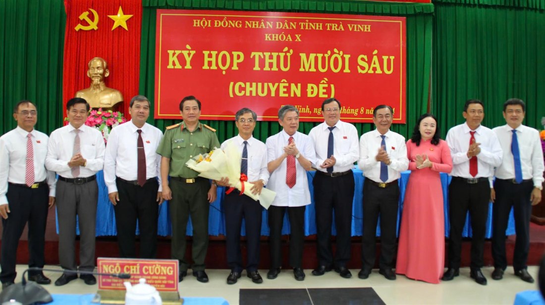 Mr. Chau Van Hoa was elected to hold the position of Vice Chairman of Tra Vinh Provincial People's Committee. Photo: Truc Phuong