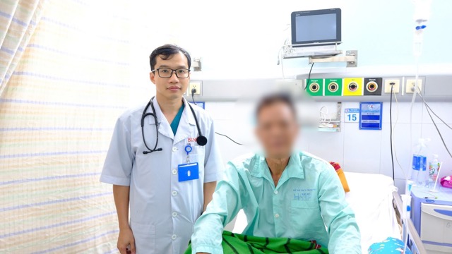 Bệnh nhân nhồi máu cơ tim cấp được bác sĩ kịp thời can thiệp. Ảnh: NGUYỄN LY