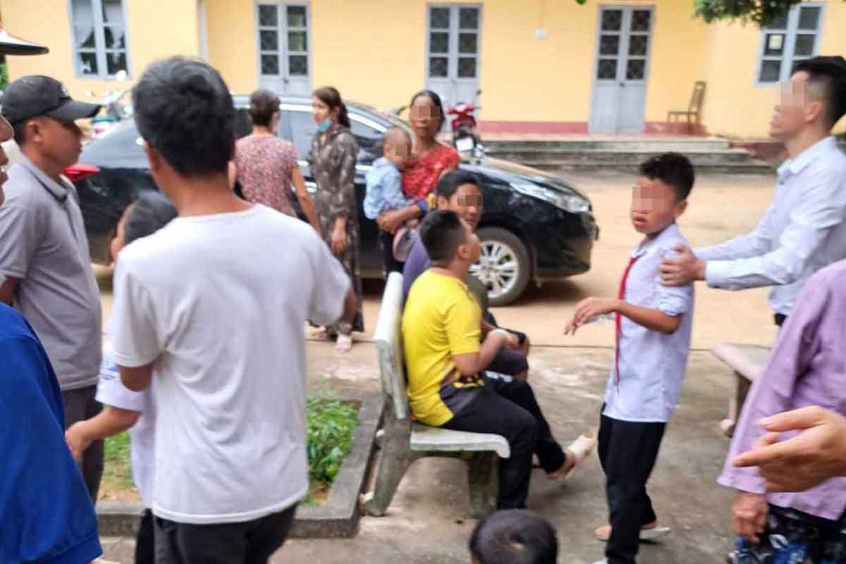 Cảnh báo nguy hiểm từ sử dụng bóng bay tại lễ khai giảng