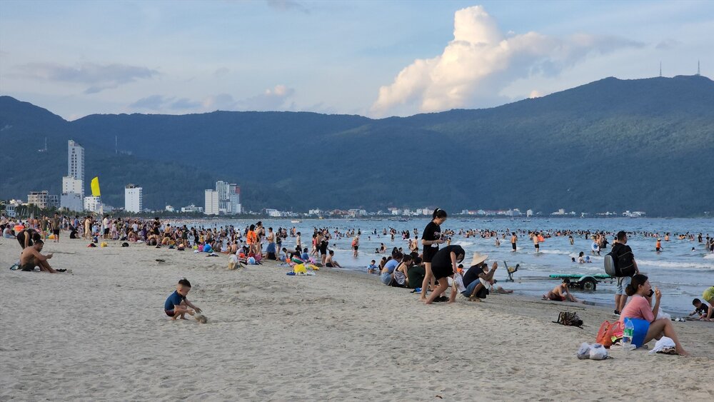 Guests are most concentrated on September 1 and September 2, mainly in establishments along the coast of Da Nang. Photo: Thuy Trang