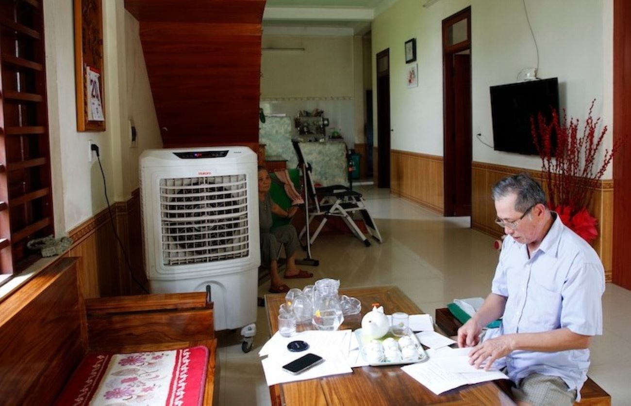 Ông Phan Đình Hiệp (ở xã Đức Ninh, TP.Đồng Hới, tỉnh  Quảng Bình) hoàn thành ngôi nhà từ 2016 nhưng đến nay vẫn chưa nhận được 40 triệu đồng kinh phí làm nhà hỗ trợ cho người có công với cách mạng. Ảnh: Công Sáng