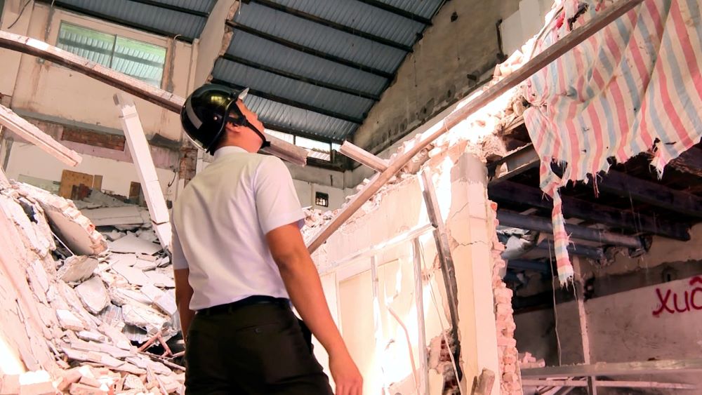 The scene inside the collapsed house in District 1. Photo: Anh Tu