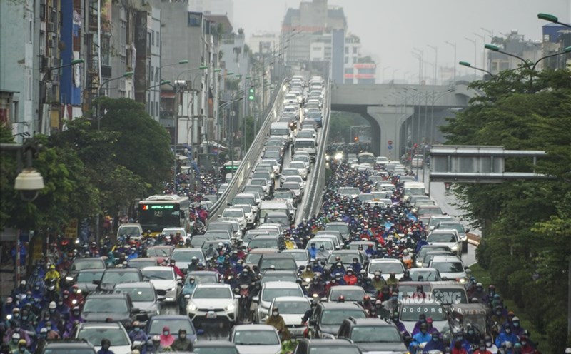 Dự báo thời tiết miền Bắc có mưa rải rác vào chiều tối và đêm nay 27.8. Ảnh: Hữu Chánh