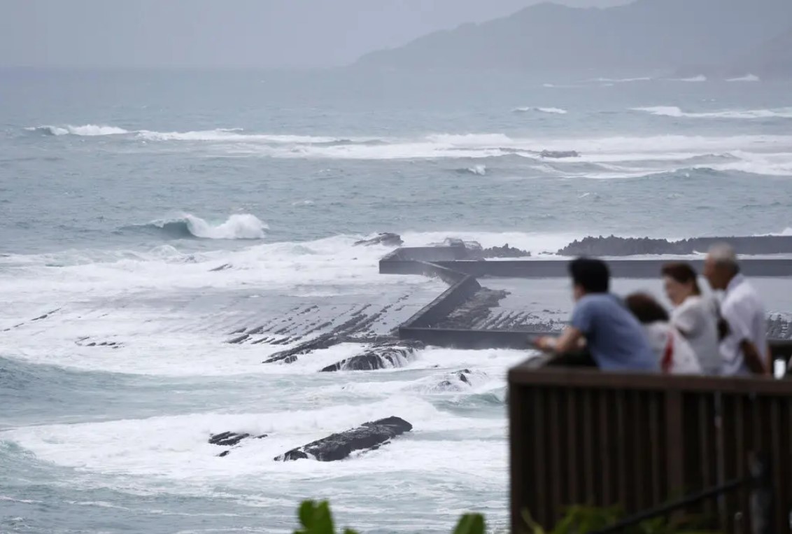 Huge waves hit the west coast of Japan on August 27 as Typhoon Shanshan approached. Photo: Kyodo News, via Associated Press