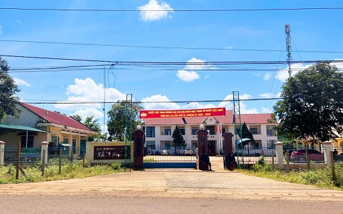 Trụ sở UBND xã Ia Pnôn, huyện Đức Cơ, nơi xảy ra vụ nổ khi đốt rác. Ảnh: Thanh Tuấn 