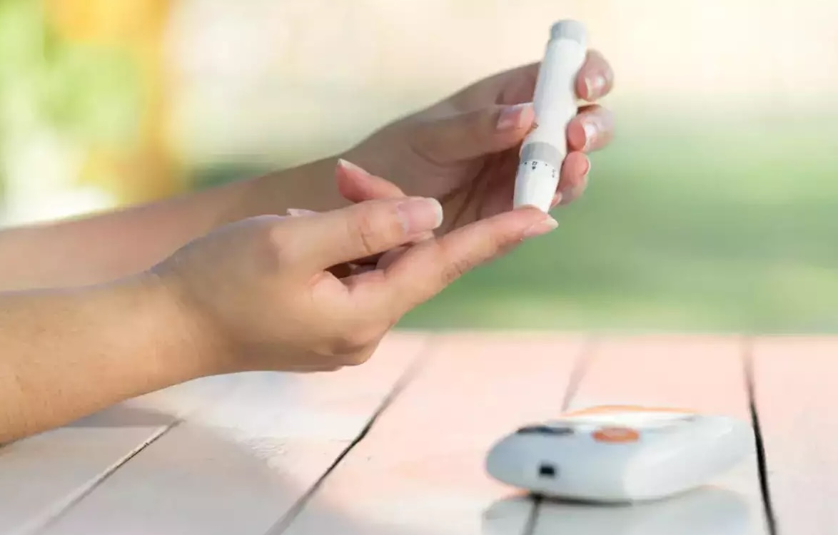 Khi có một số biểu hiện liên quan bệnh tiểu đường khi mới ngủ dậy thì cần kiểm tra ngay. Ảnh: Timesofindia
