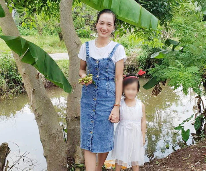 Ms. Chin and her daughter had fun during the holidays at her grandmother's house. Photo: NVCC.