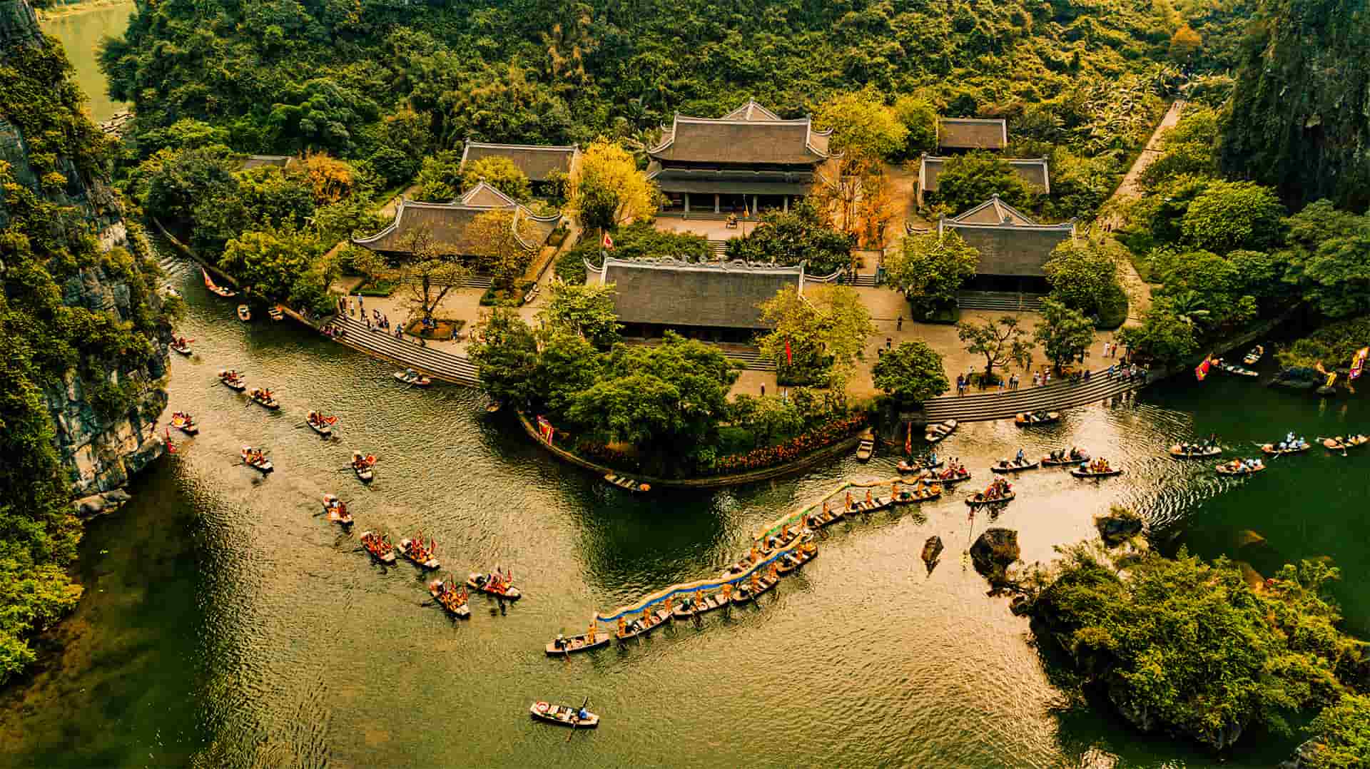 Thực đơn buffet phục vụ đoàn khách của tỉ phú Ấn Độ ở Ninh Bình