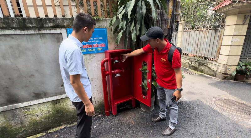 Trong năm 2025, 100% ngõ tại quận Tây Hồ có trụ nước PCCC. Ảnh: Hoàng Lộc