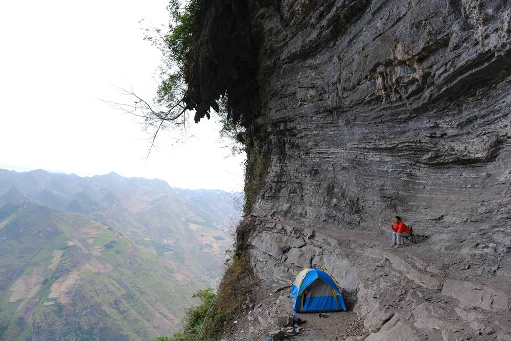 Tourists camp at White Cliffs. Photo: Nguyen Duc Manh