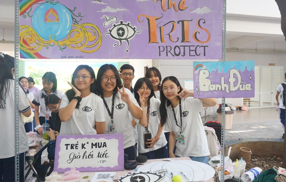 Students enthusiastically participated in activities at the festival. Photo: Chan Phuc