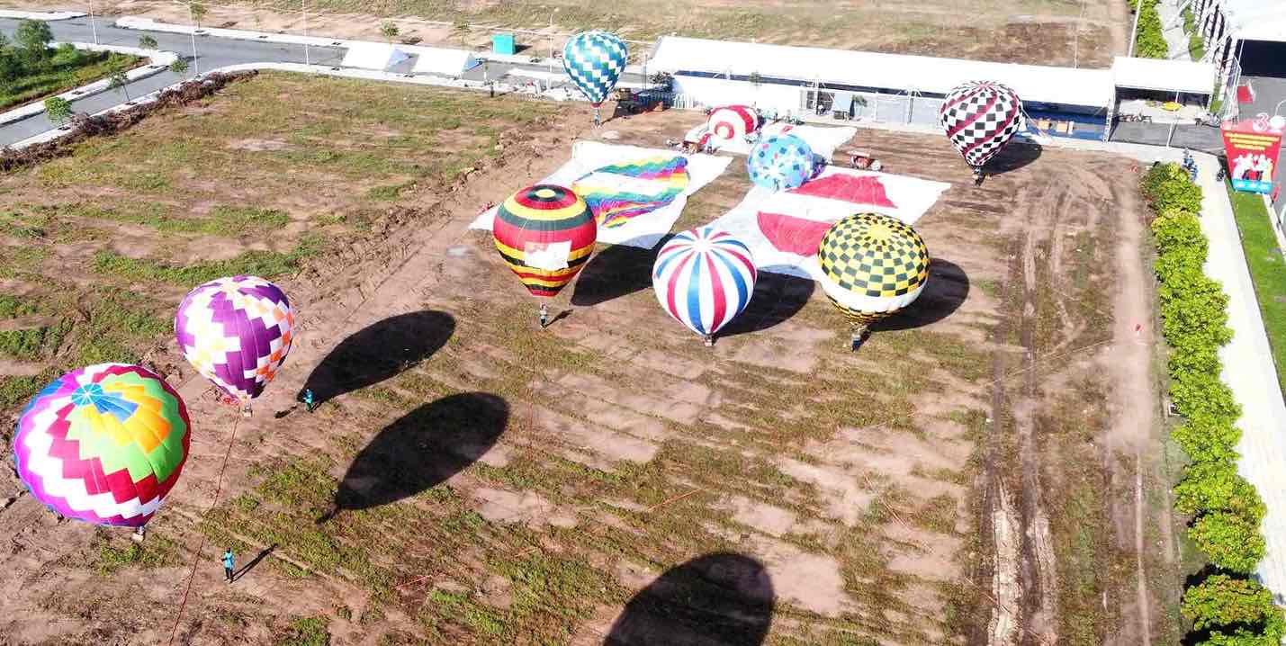 The colorful hot air balloon performance area is ready to serve visitors, starting tomorrow.