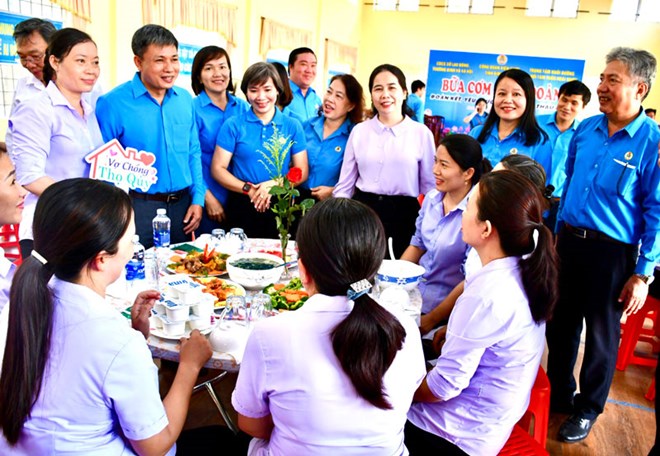 Bữa cơm Công đoàn 90.000 đồng ở trung tâm tâm thần Hoài Nhơn