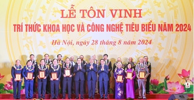 Tôn vinh 135 trí thức khoa học và công nghệ tiêu biểu