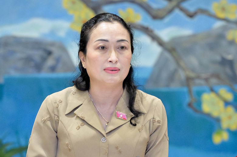 Vice Chairwoman of the Ethnic Council Tran Thi Hoa Ry. Photo: National Assembly