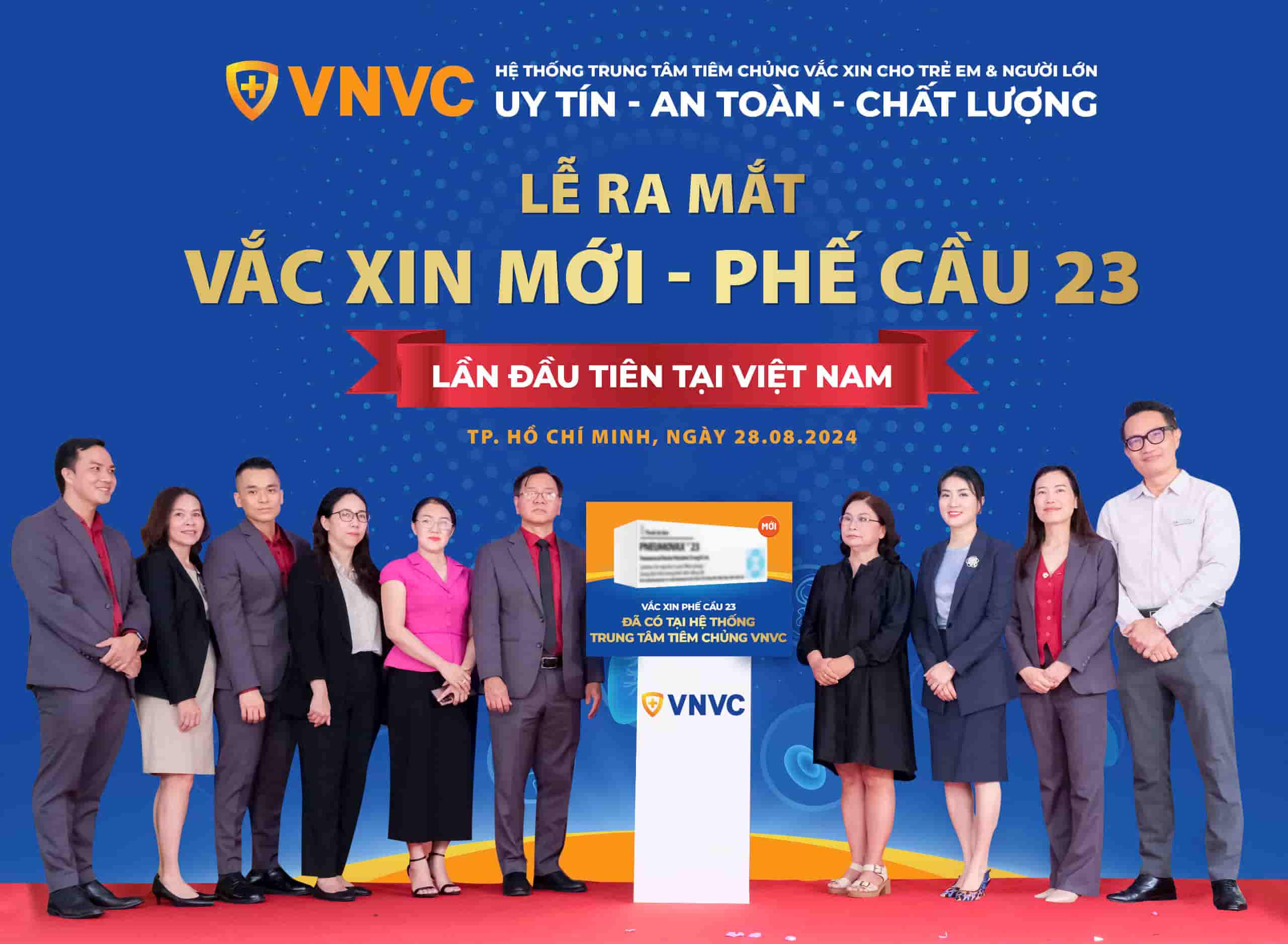 Đại diện hãng dược phẩm MSD Việt Nam cùng các đại diện tham dự Lễ ra mắt vắc xin Phế cầu 23 tại VNVC Hoàng Văn Thụ (TP HCM) sáng ngày 28.8.2024.