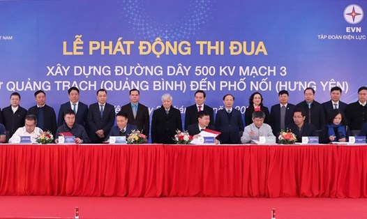 Tổng LĐLĐVN và Tập đoàn Điện lực Việt Nam phát động phong trào thi đua 5 Nhất. Ảnh: Công đoàn ĐLVN
