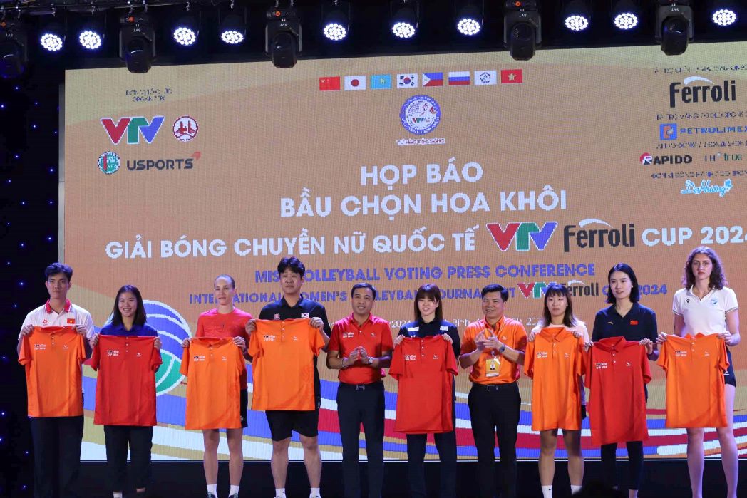 Chiều tối 28.8, ban tổ chức VTV Cup 2024 tổ chức cuộc họp báo Bầu chọn Hoa khôi bóng chuyền, trong đó có sự tham dự của đại diện 8 đội bóng tại giải đấu năm nay.