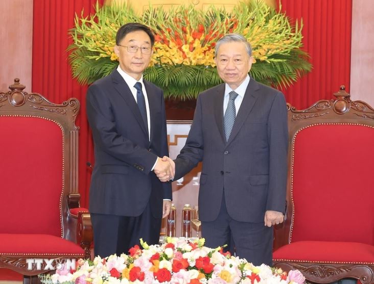 Tổng Bí thư, Chủ tịch nước Tô Lâm đánh giá cao ý nghĩa chuyến thăm của Bí thư Khu ủy Quảng Tây Lưu Ninh. Ảnh: TTXVN