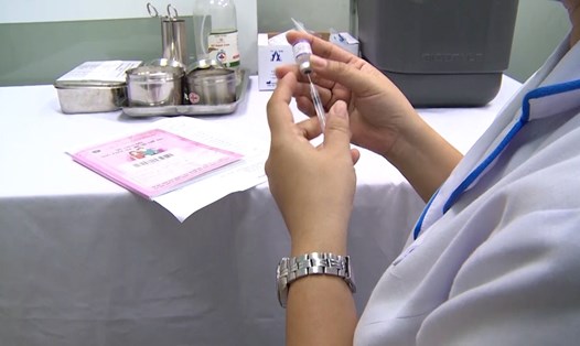 Trẻ em tiêm vaccine sởi xuyên lễ Quốc khánh 2.9. Ảnh: NGUYỄN LY