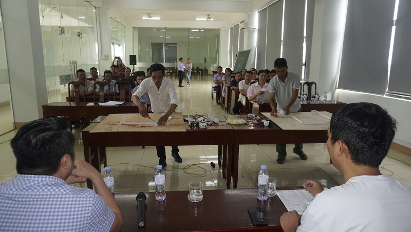 Workers in Dak Lak are guided and trained in their profession before going abroad to work. Photo: Bao Trung