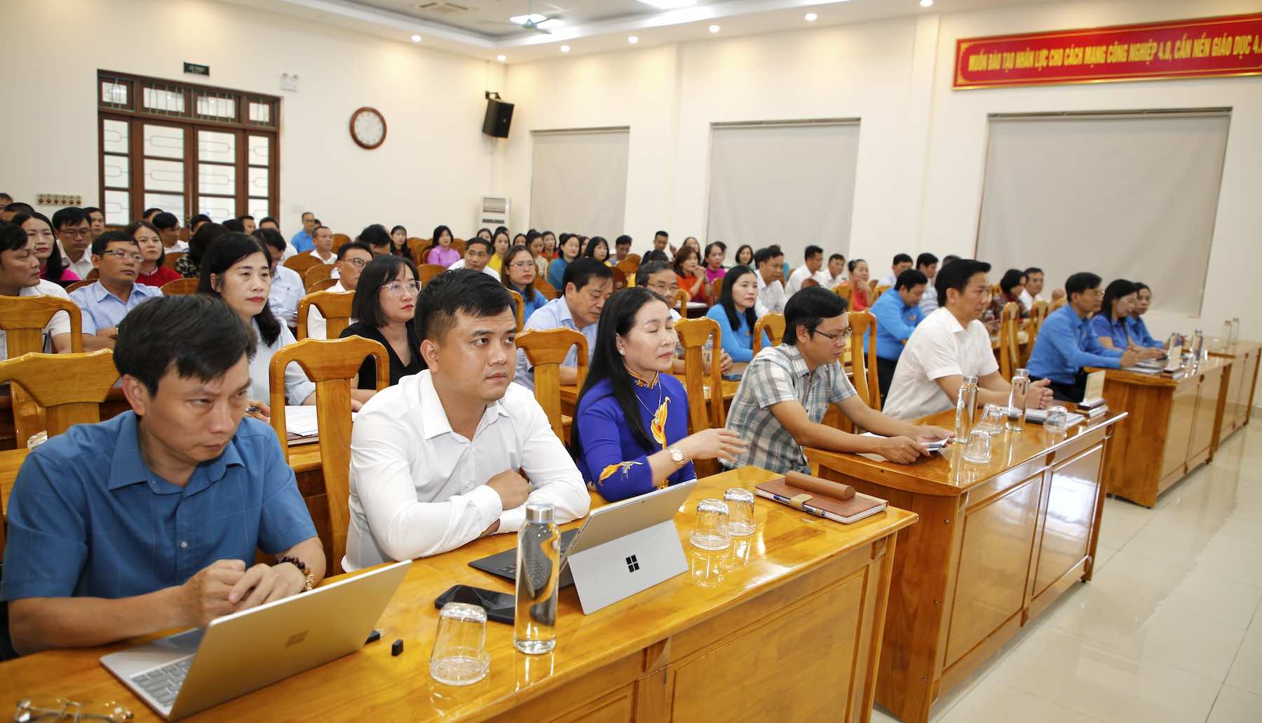 Conference scene. Photo: Cong Sang